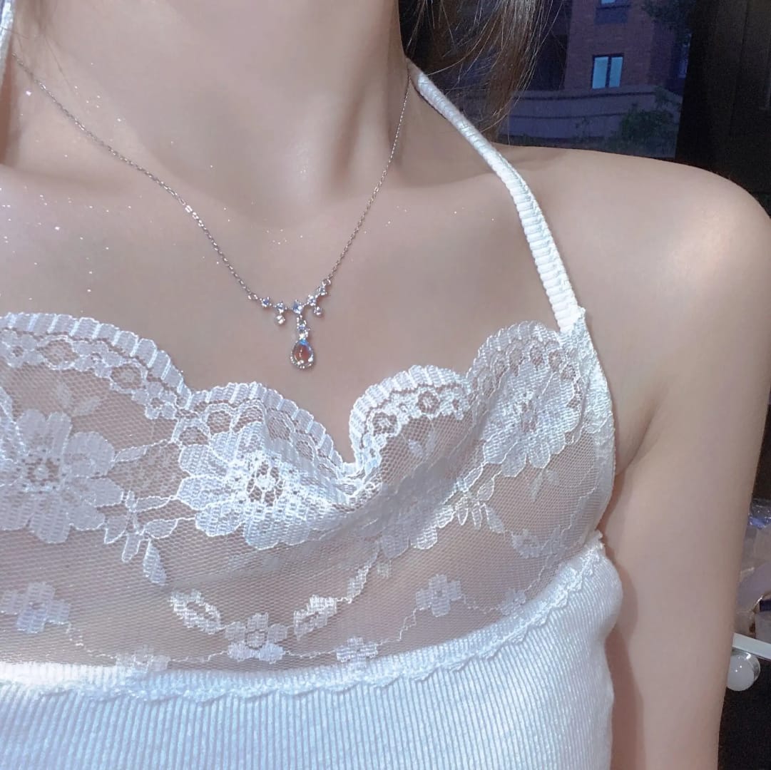 Silver Teardrop Moonstone Necklace