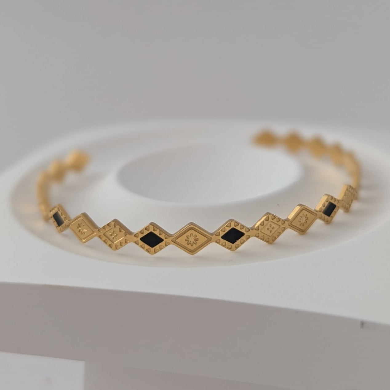 Beth Bangle