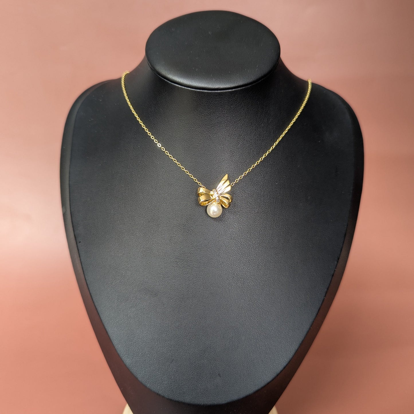 Bow Knot Pearl Necklace
