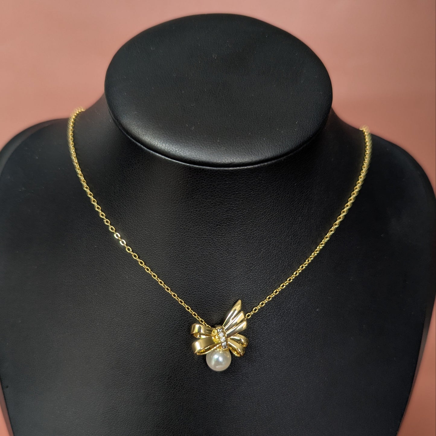 Bow Knot Pearl Necklace