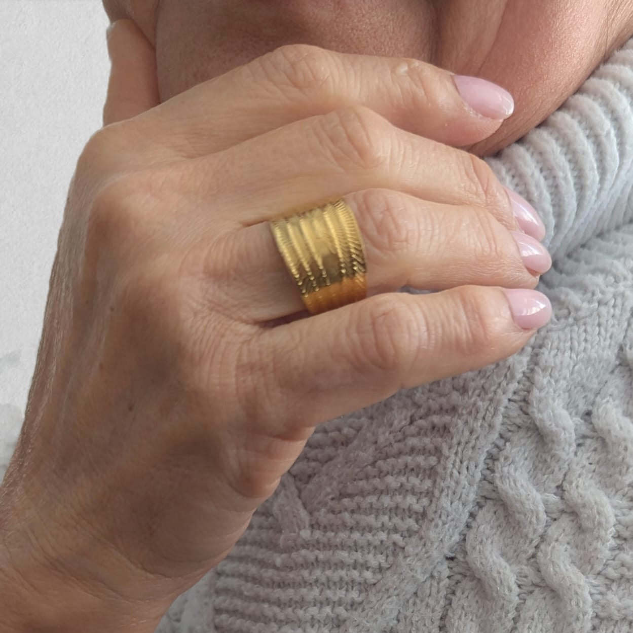 Aria Adjustable Ring