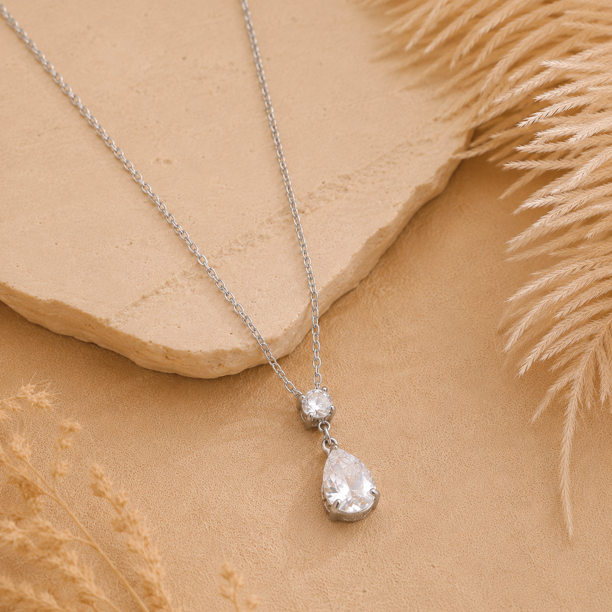 Nusja Necklace