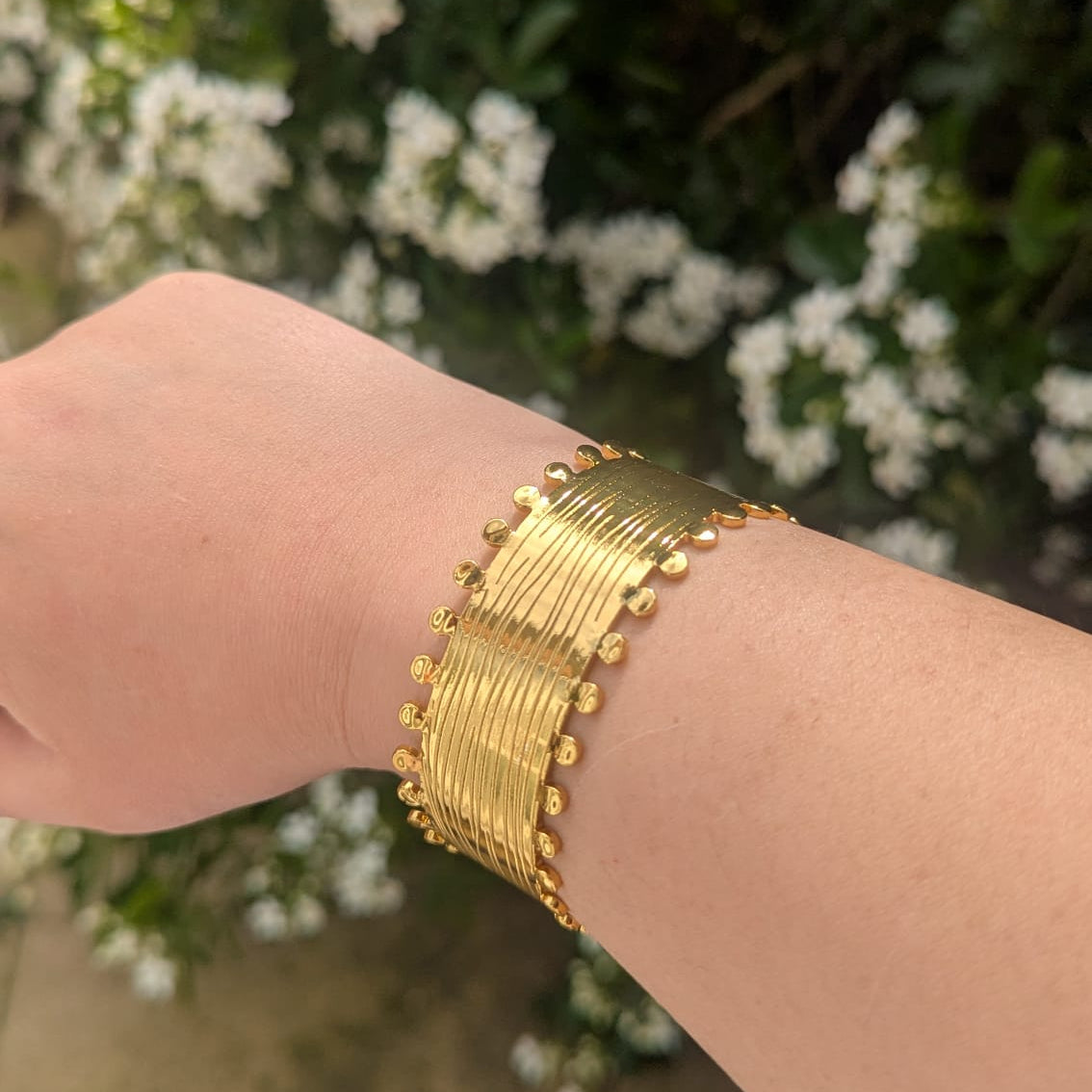 Helia Golden Bangle