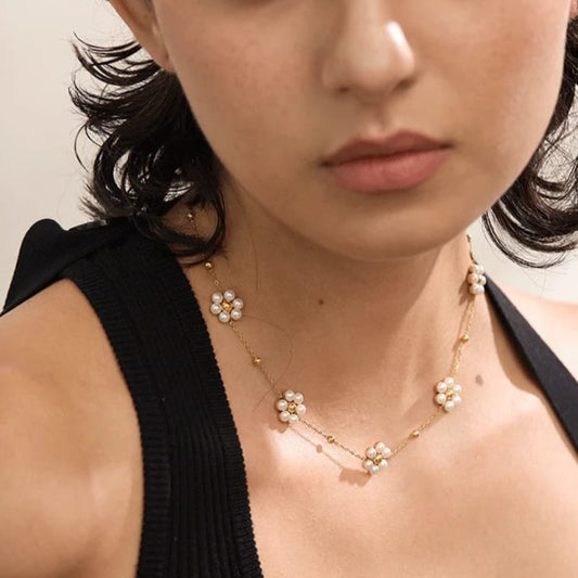 Daisy Pearl Necklace