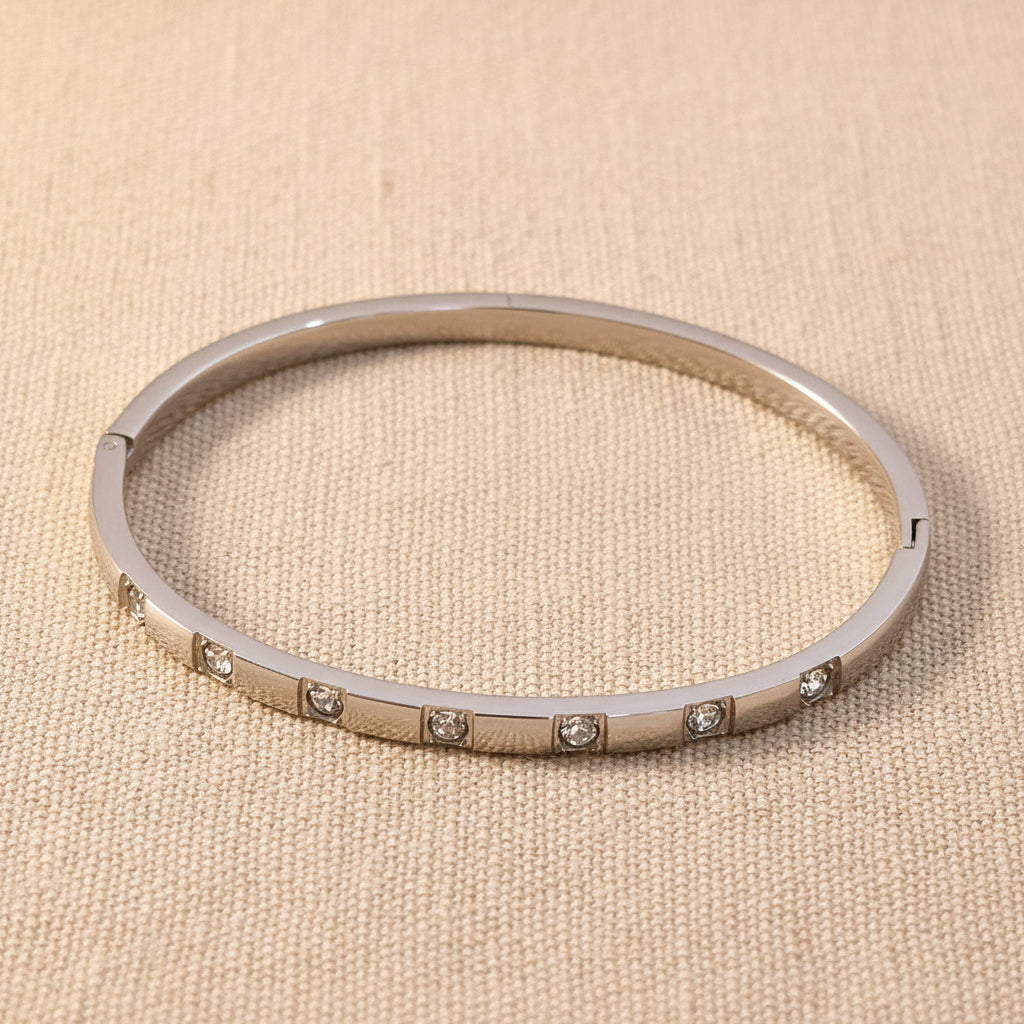 Maggie Bangle