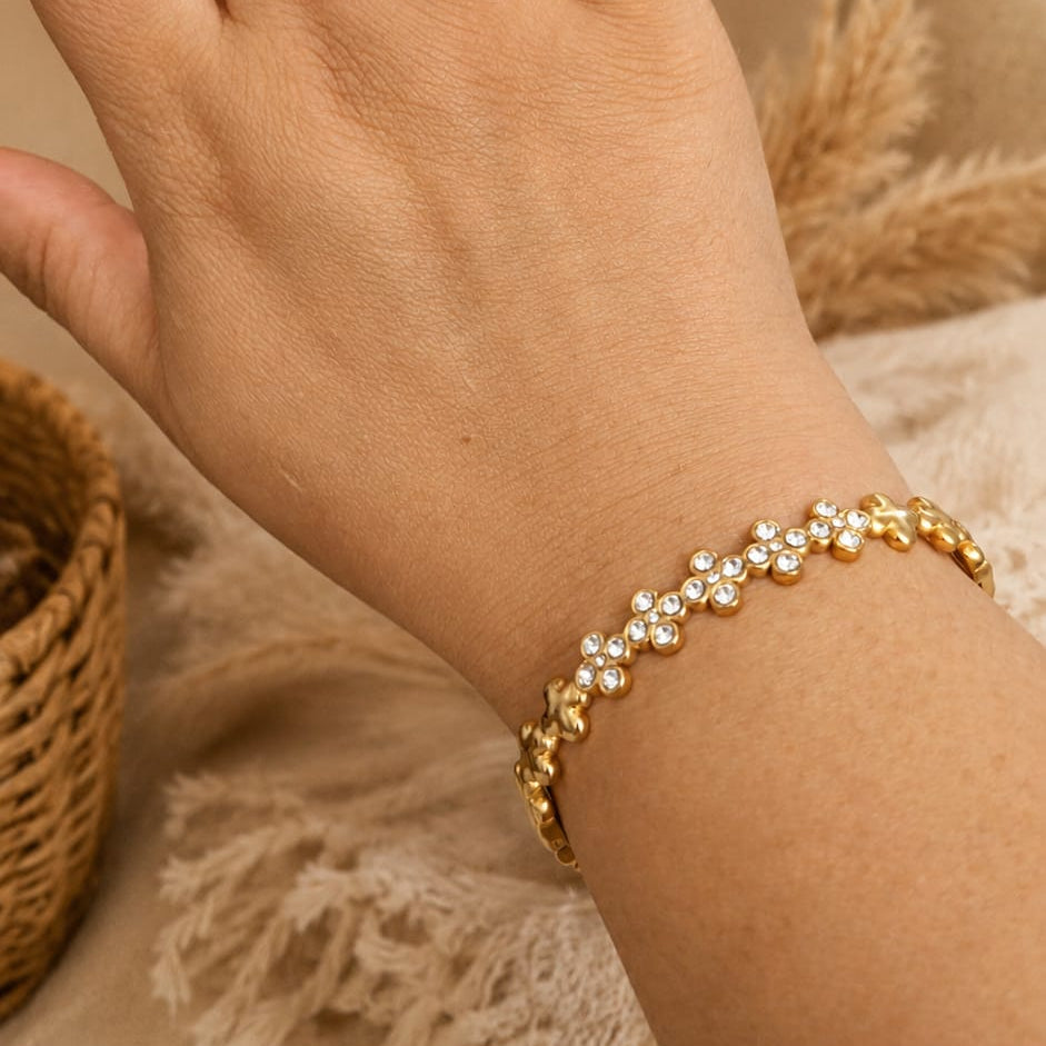 Crystal Clover Bangle