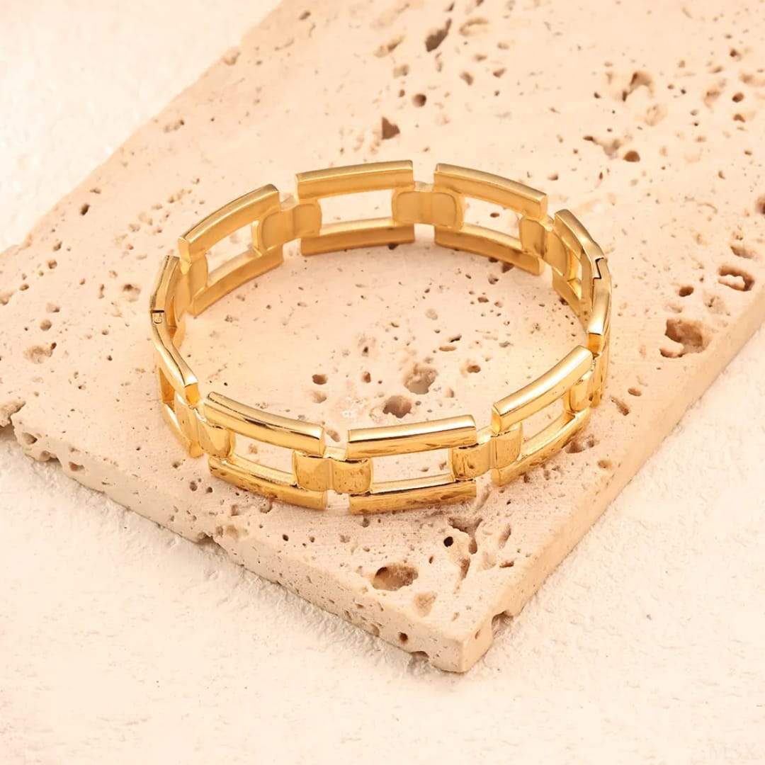 Elia Bangle