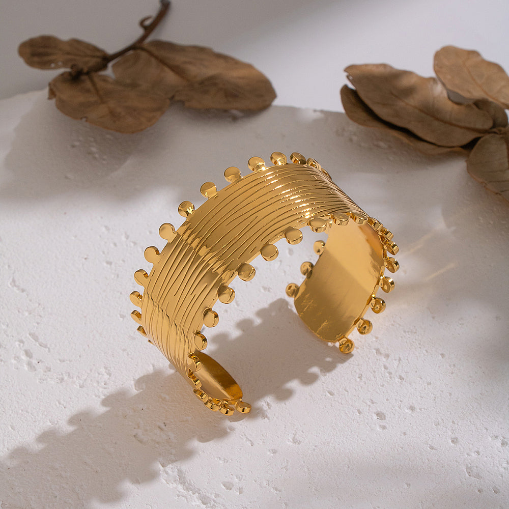 Helia Golden Bangle