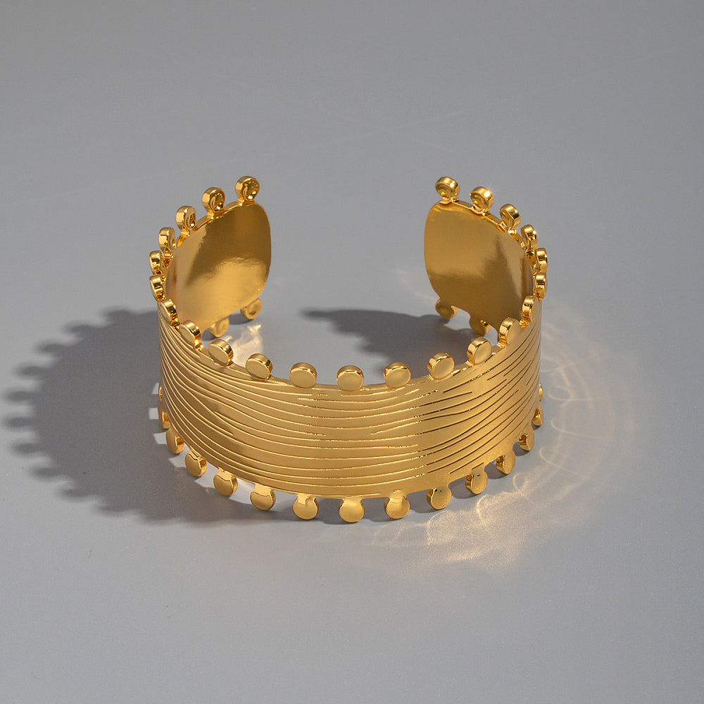 Helia Golden Bangle