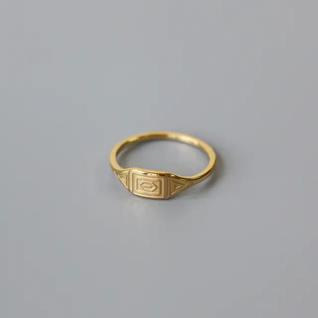 Hera Ring